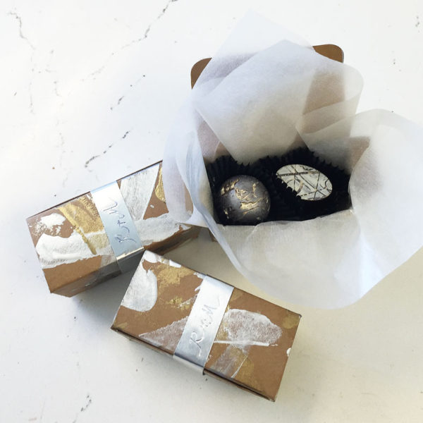 2-Piece Flying Noir Chocolate & Caramel Favor in handpainted box - Image 2